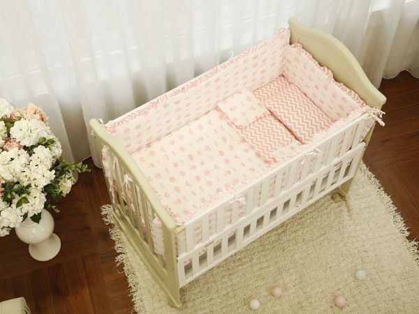 Square bed bedding set of 7